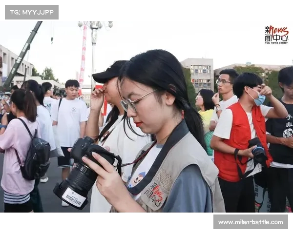 从镜头前到背后：美女记者雷的成长故事与职业挑战(雷磊记者)